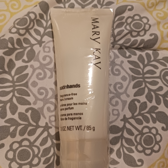 NEW! MARY KAY SATIN HANDS HAND CREAM 3oz - Picture 2 of 7